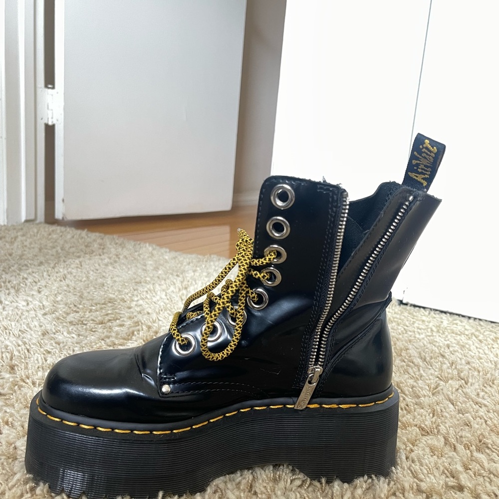 Dr.Martens